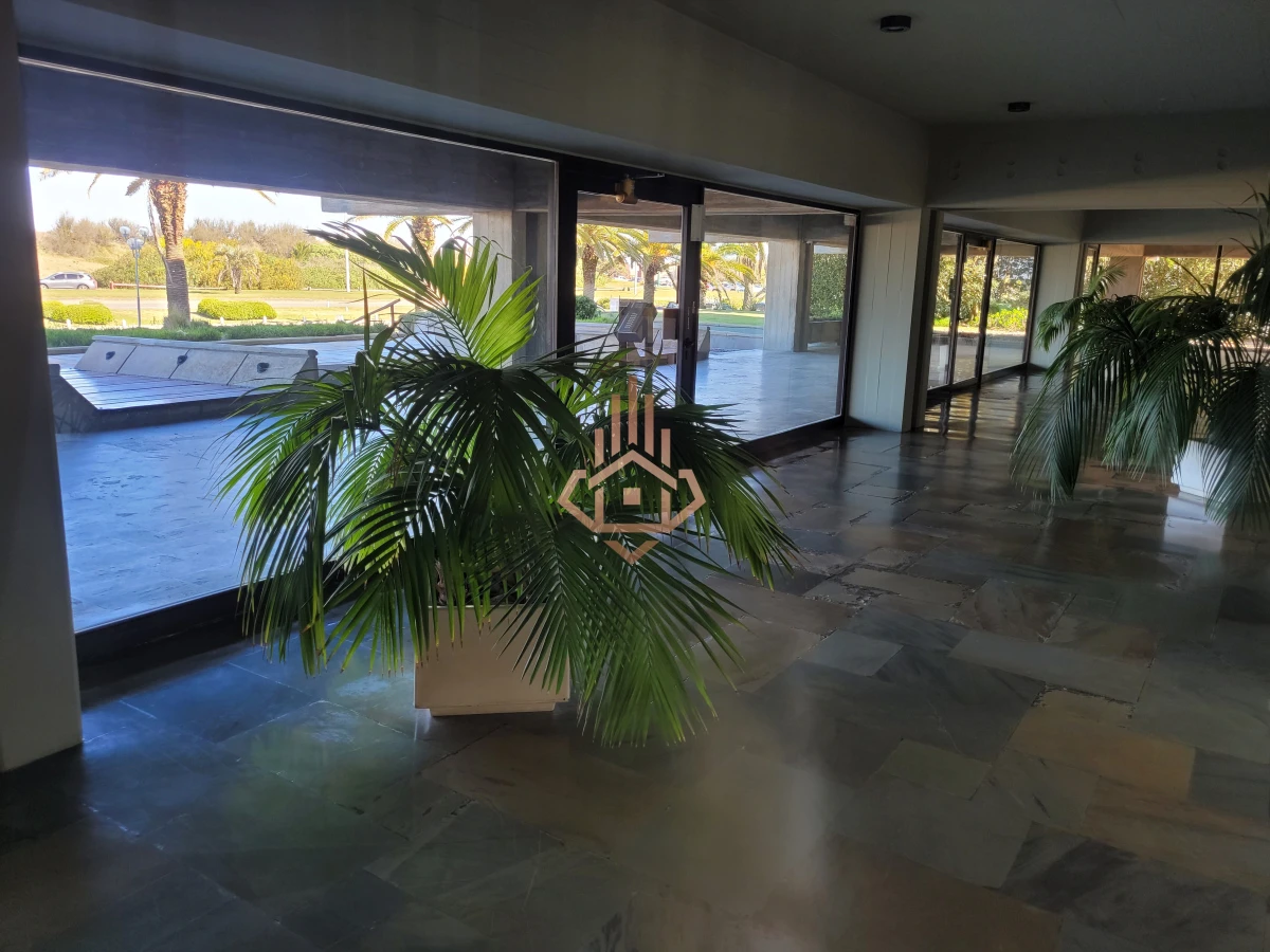 Venta de apartamento de lujo en Punta del Este - Edificio Seaside, Playa Brava (Parada 12½)