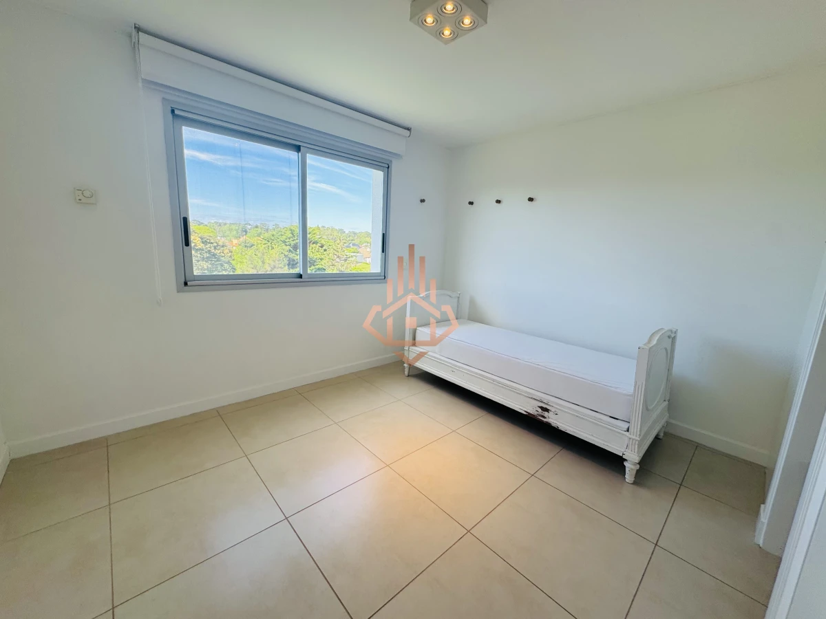 Venta Apartamento Penthouse 4 dormitorios, Frente al mar