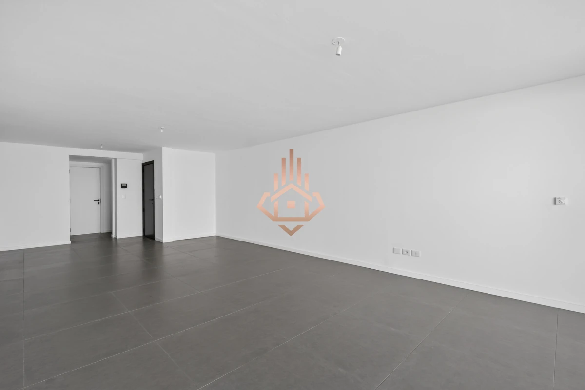 Venta apartamento de 3 dormitorios en suite, con vista al mar, primera Linea.