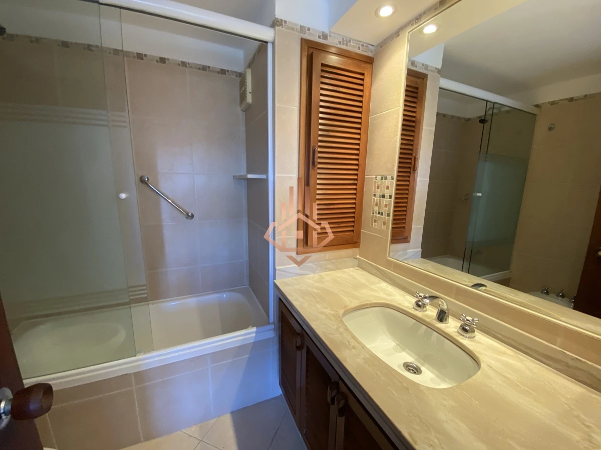 Venta Apartament 4 dormitorios,  Punta del este, Excelente ubicaciÃ³n.