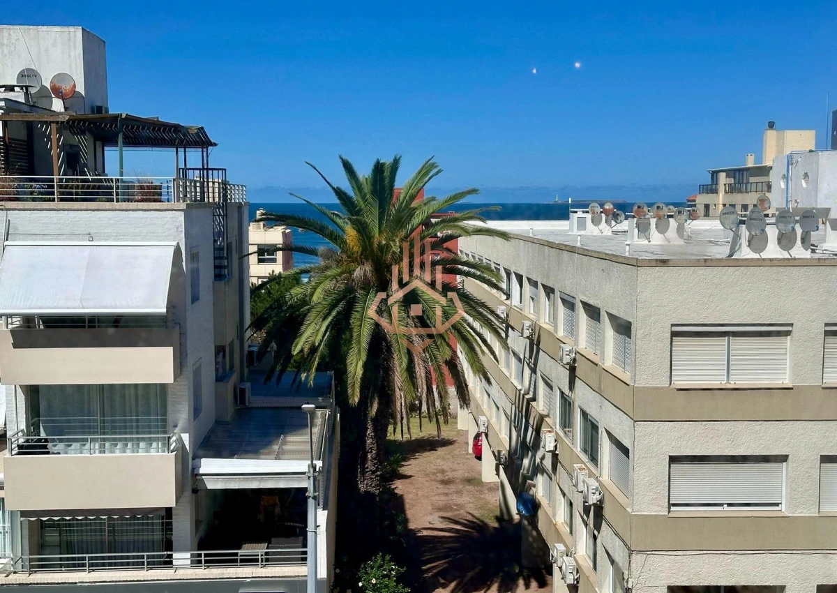 Venta departamento esquinero de 3 dormitorios a 100 metros del emir en Península