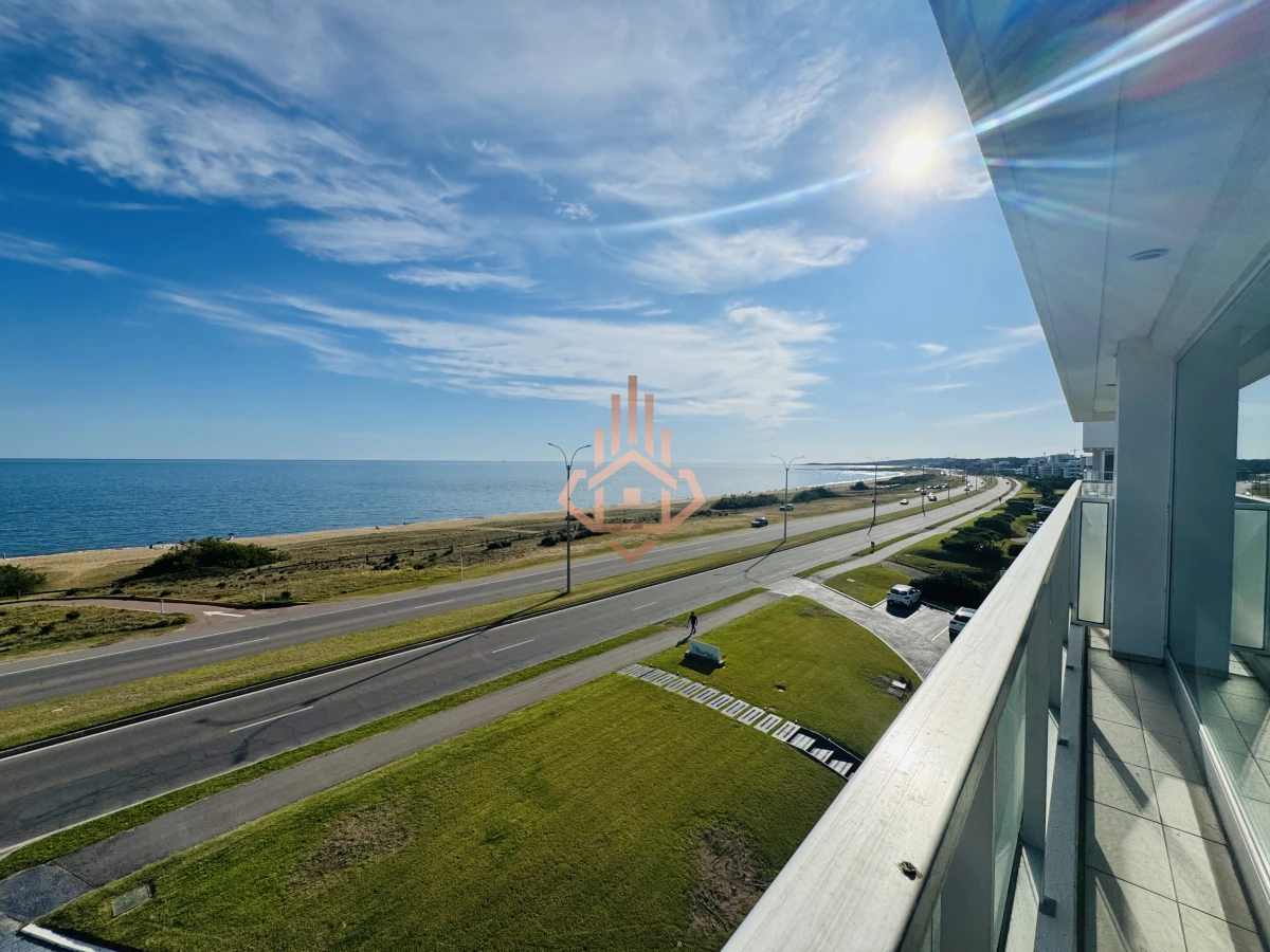 Venta Apartamento Penthouse 4 dormitorios, Frente al mar