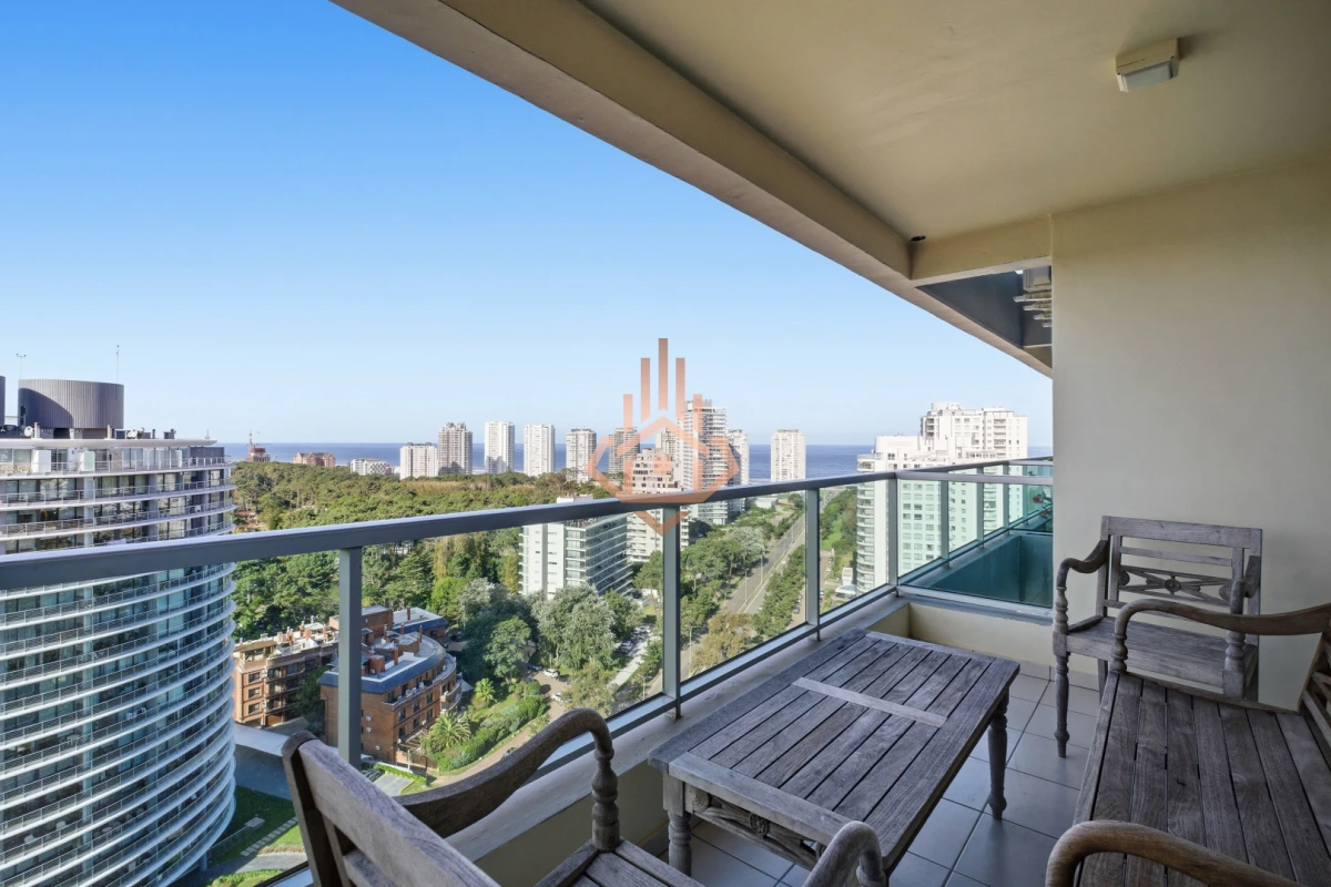 Venta Apartamento de 3 dormitorios con vista al mar. - Foto 2