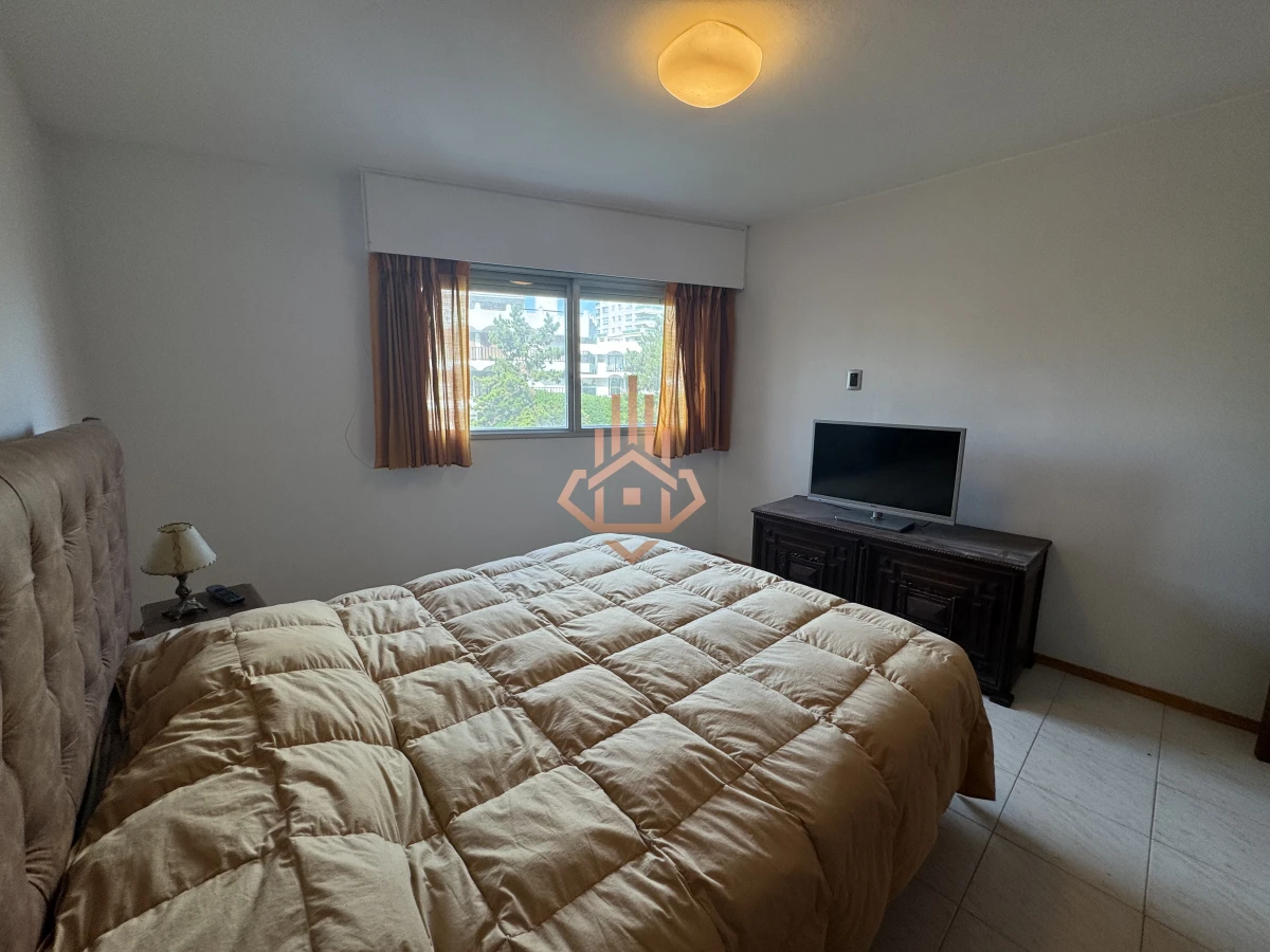 Venta apartamento frente al Mar de 3 dormitorios.