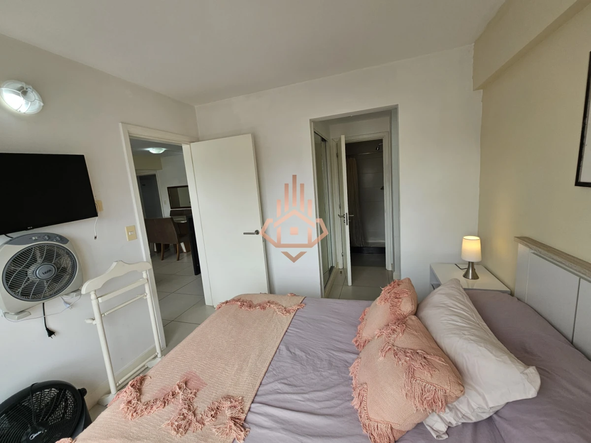 Se Vende Apartamento de Dos Dormitorios con Balcon y Vista en la Península