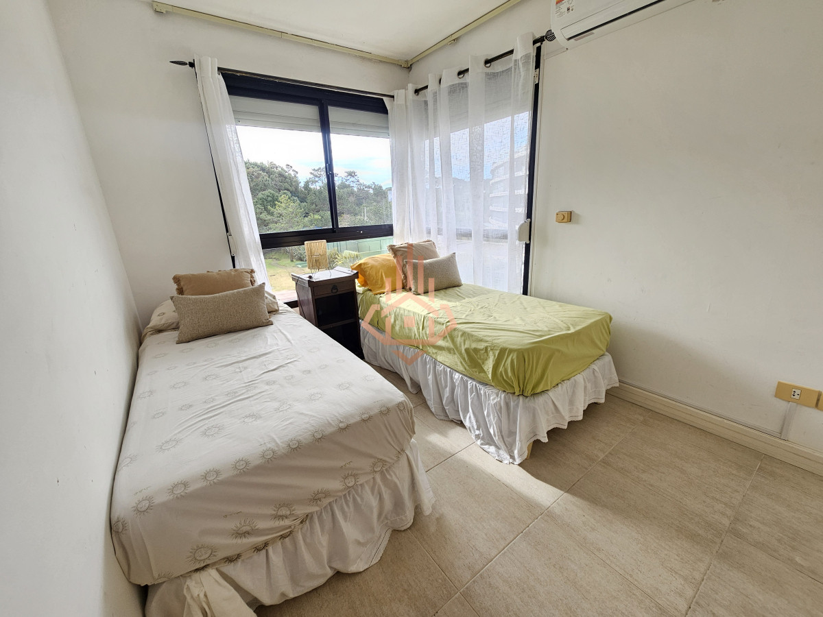 Se Alquila Espectacular Departamento Frente al Mar 4 Dormitorios Playa Brava Frente al Mar