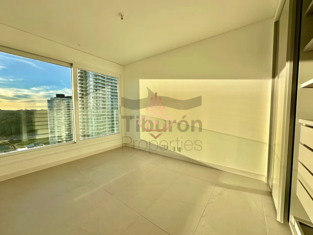 Le Parc III - Piso alto frente al mar