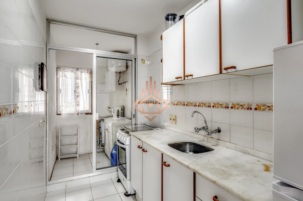 Venta apartamento 3 dormitorios, a pasos de Playa Brava. Terraza amplia