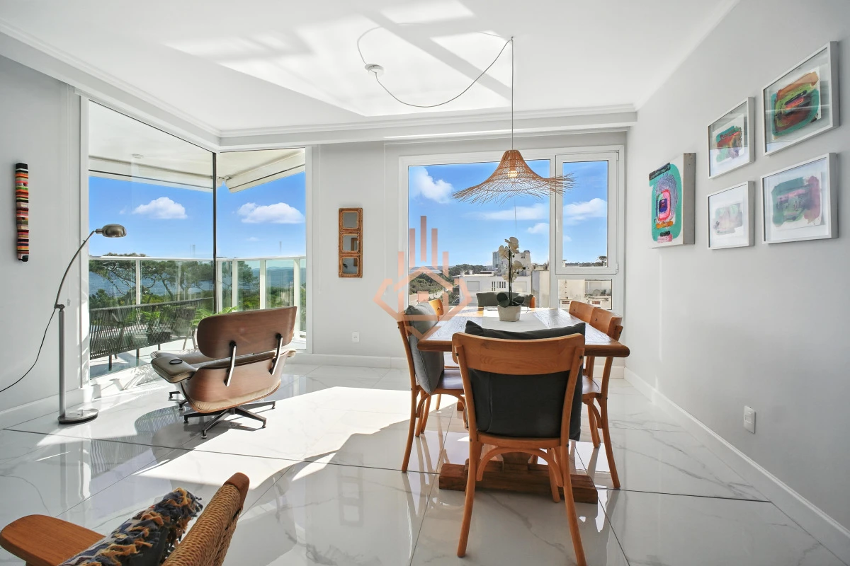 Apartamento en Venta 3 suites + servicio en Paramount Tower, Playa Mansa