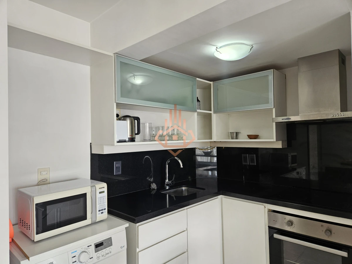 Se Vende Apartamento de Dos Dormitorios con Balcon y Vista en la Península