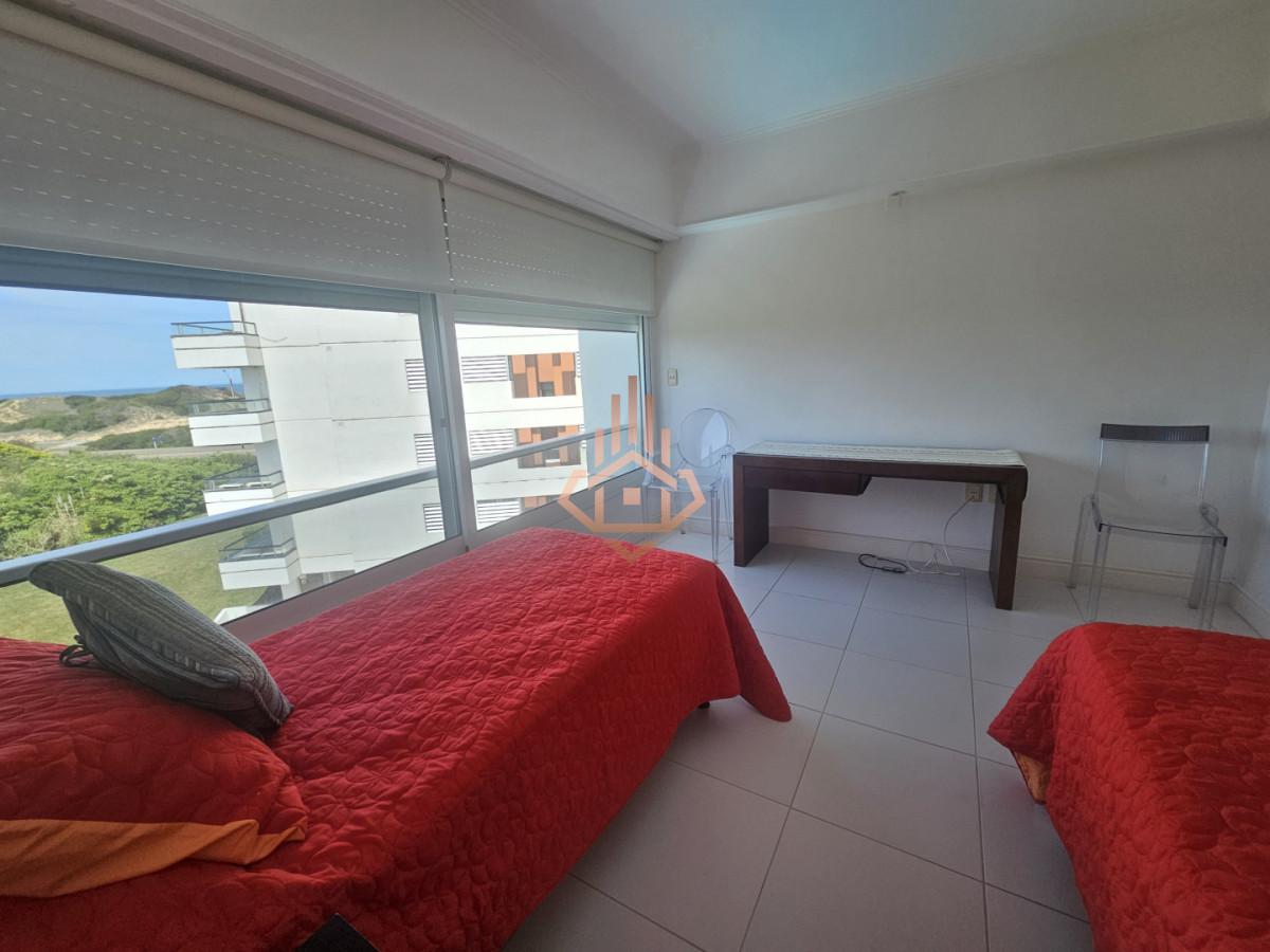 Se Vende Apartamento de 4 Dormitorios en Suite y Terraza Privada con Barbacoa Cerrada Balcon con Espectaculares Vistas