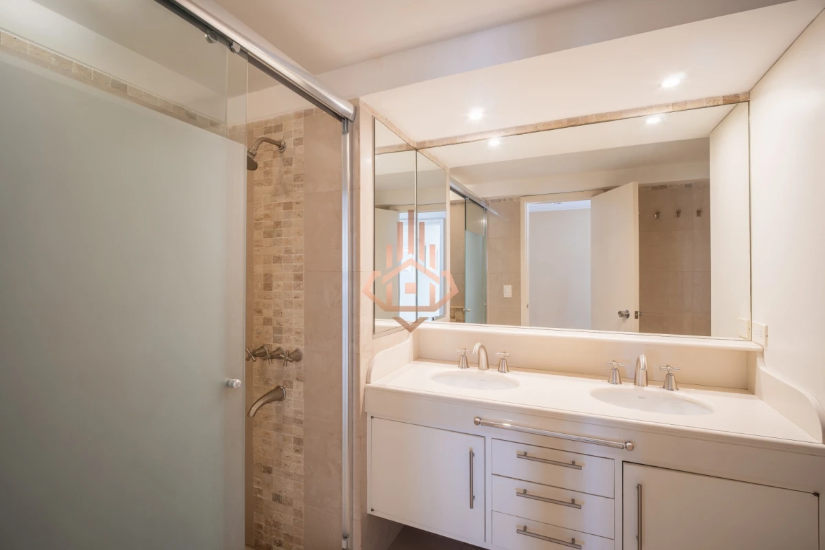 Apartamento en el icónico Torreón, con vista y ubicación excepcional