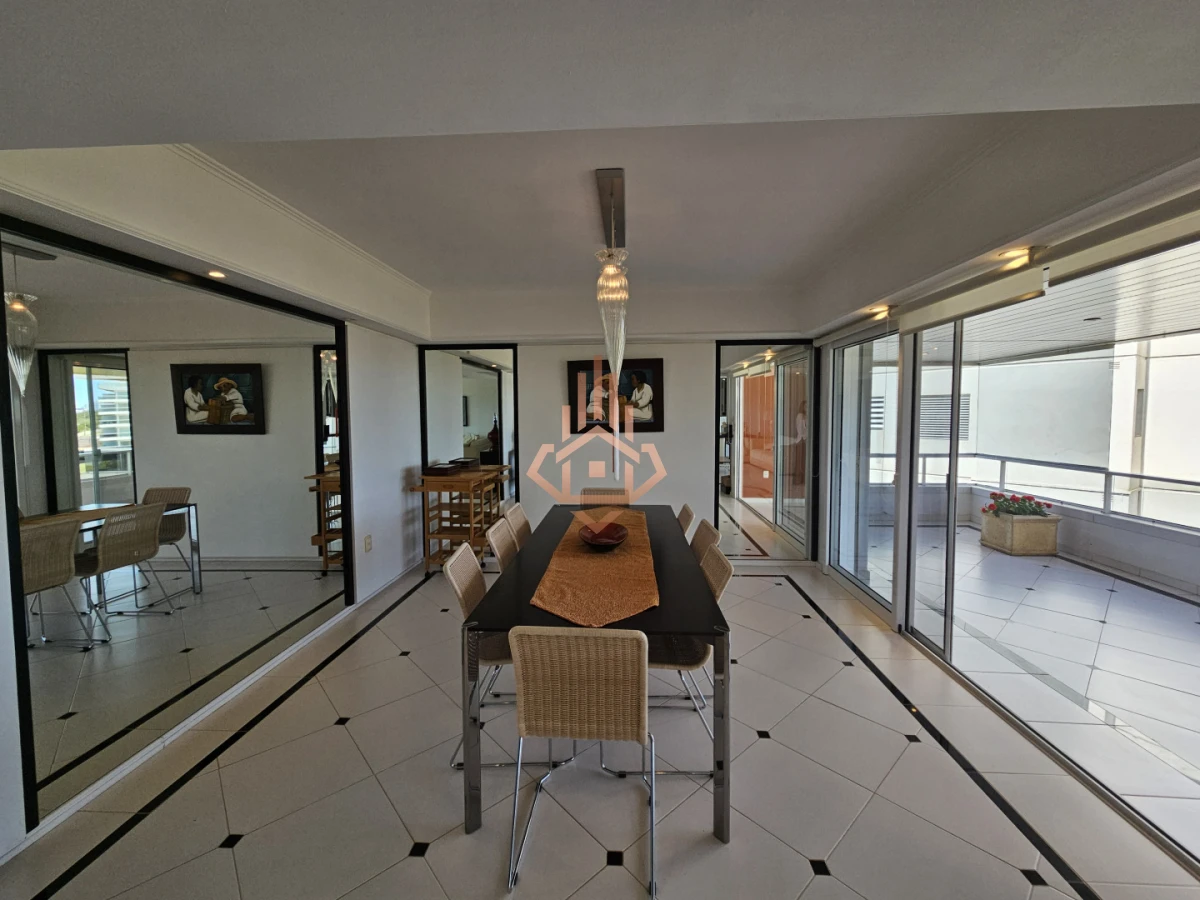 Se Vende Apartamento de 4 Dormitorios en Suite y Terraza Privada con Barbacoa Cerrada Balcon con Espectaculares Vistas