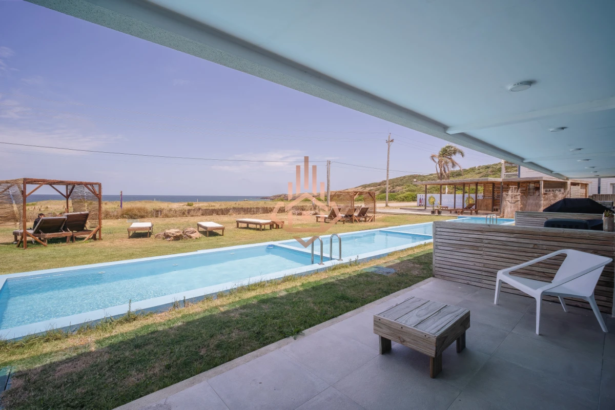 Venta de Monoambiente en Primera Línea en Punta Ballena Gran Oportunidad