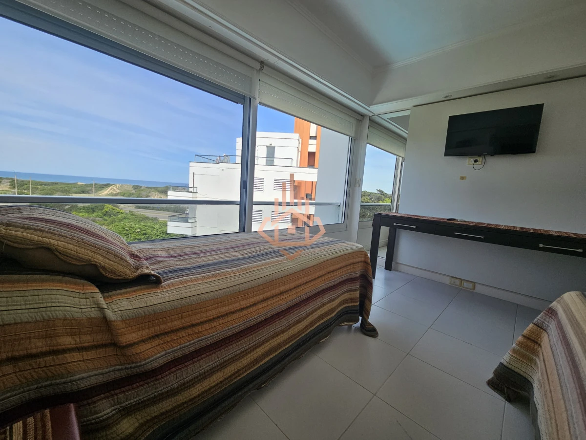 Se Vende Depto en Primera Linea de 4 Dormitorios en Suite Playa Brava