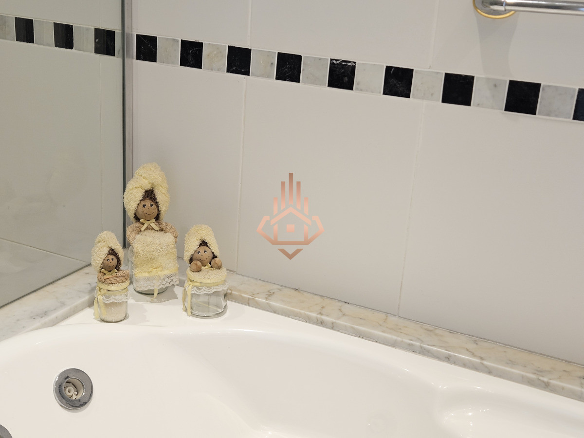 Se Vende Depto en Primera Linea de 4 Dormitorios en Suite Playa Brava
