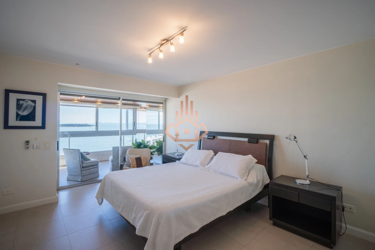 Apartamento en el icónico Torreón, con vista y ubicación excepcional