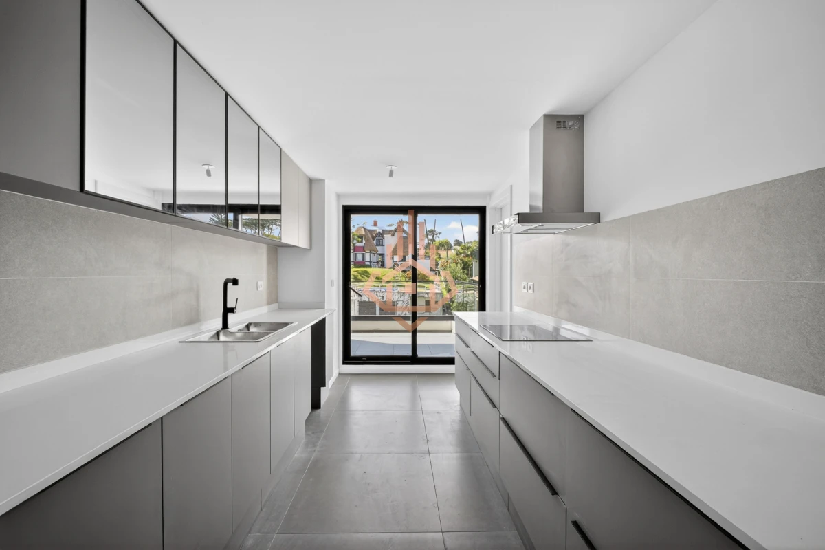 Venta apartamento de 3 dormitorios en suite, con vista al mar, primera Linea.