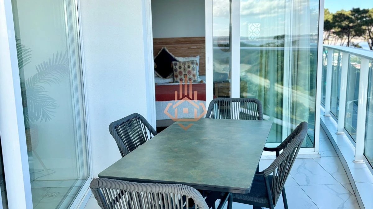 Apartamento en Venta 3 suites + servicio en Paramount Tower, Playa Mansa