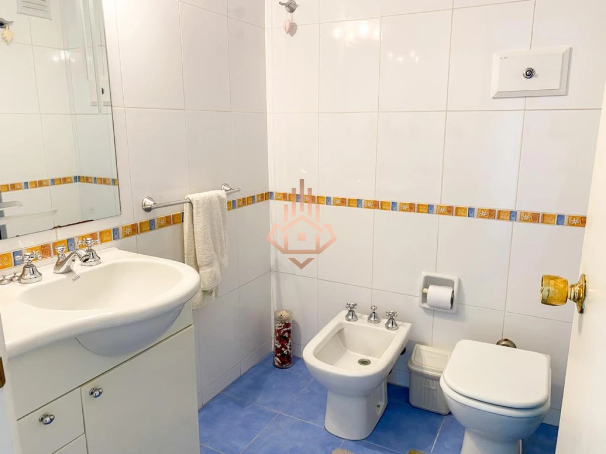 Apartamento 4 dormitorios Venta en Punta del Este.