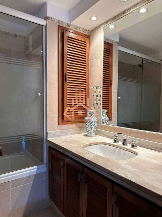 Venta Apartamento 3 dormitorios más dependencia sobre Roosevelt