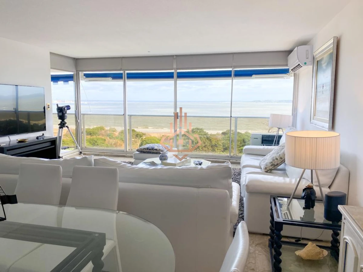 Apartamento 4 dormitorios Venta en Punta del Este.
