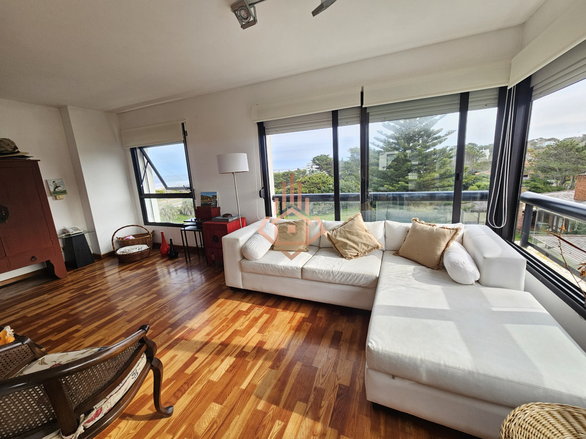 Se Alquila Espectacular Departamento Frente al Mar 4 Dormitorios Playa Brava Frente al Mar