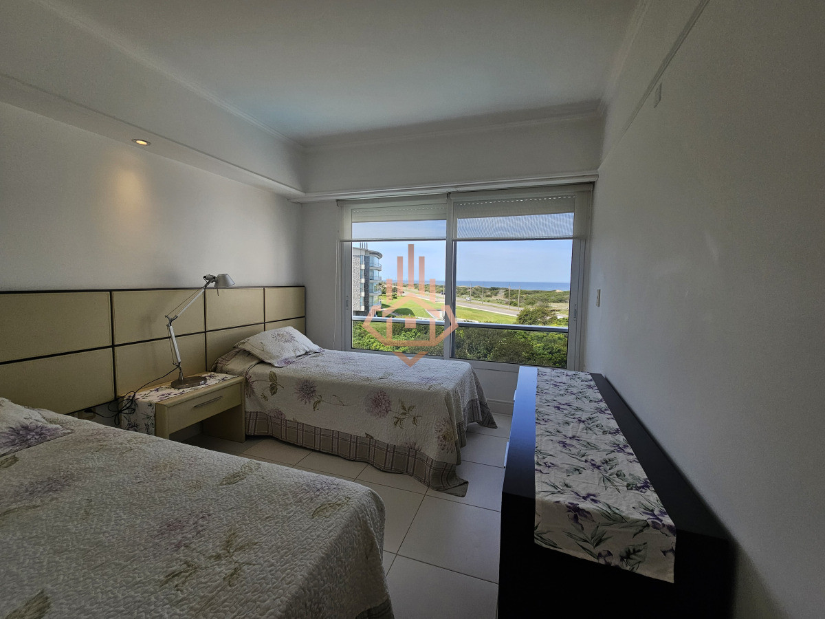Se Vende Depto en Primera Linea de 4 Dormitorios en Suite Playa Brava