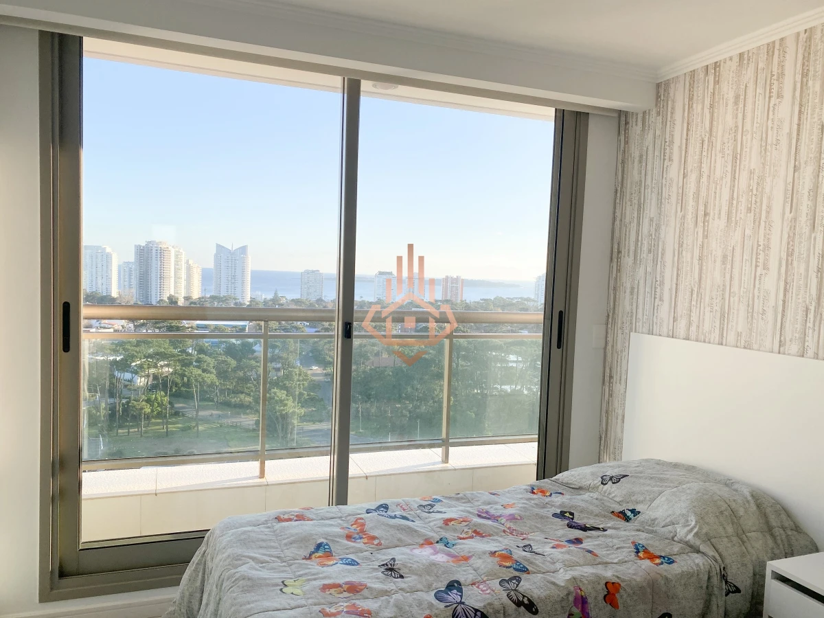 Venta departamento de 2 dormitorios + Vista al Mar. Piso alto.