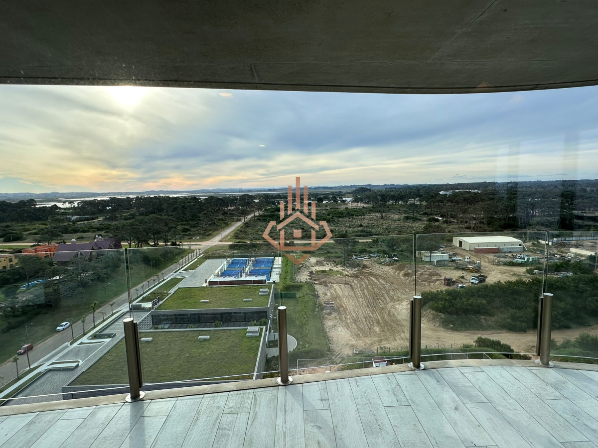 Venta departamento en Surfside de 2 dormitorios + den con vista al Mar