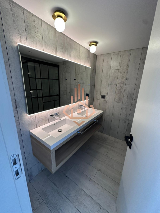 Venta departamento en Surfside de 1 dorm + den