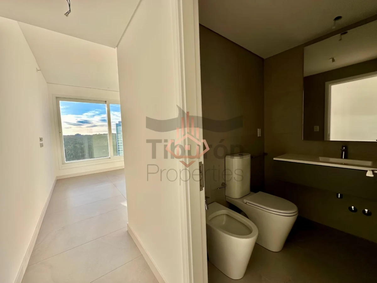 Le Parc III - Piso alto frente al mar