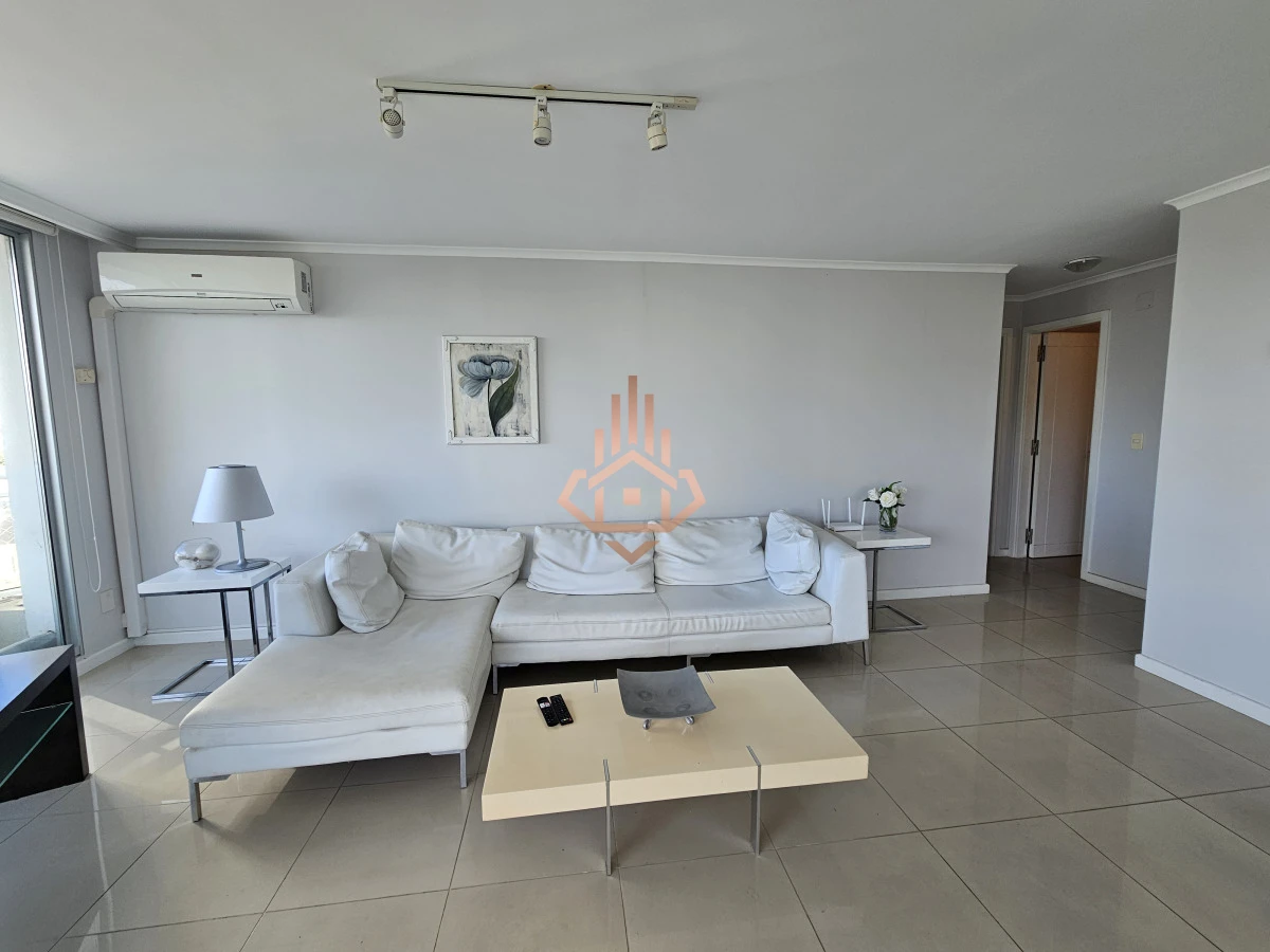 Departamento en Venta en Ocean Drive de 3 Dormitorios Mas Dependencia