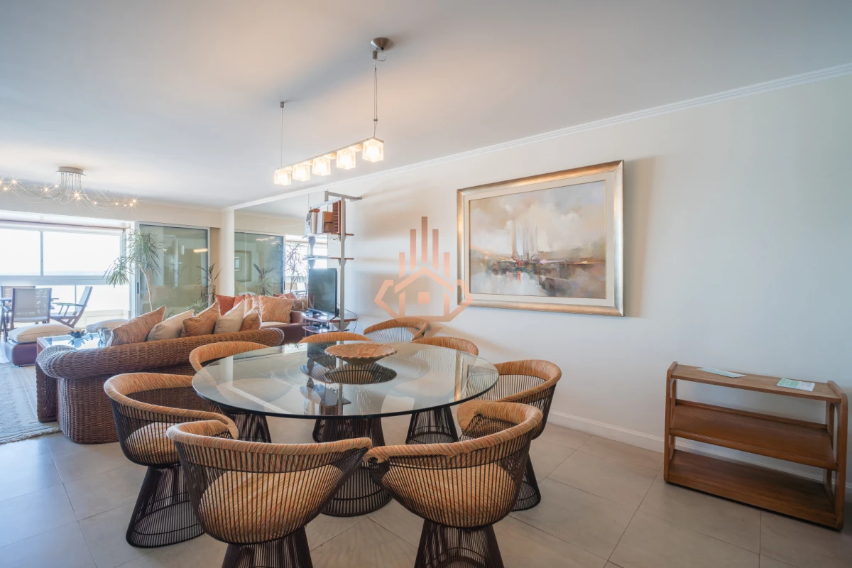 Apartamento en el icónico Torreón, con vista y ubicación excepcional