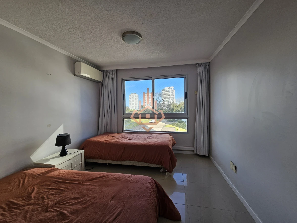 Departamento en Venta en Ocean Drive de 3 Dormitorios Mas Dependencia