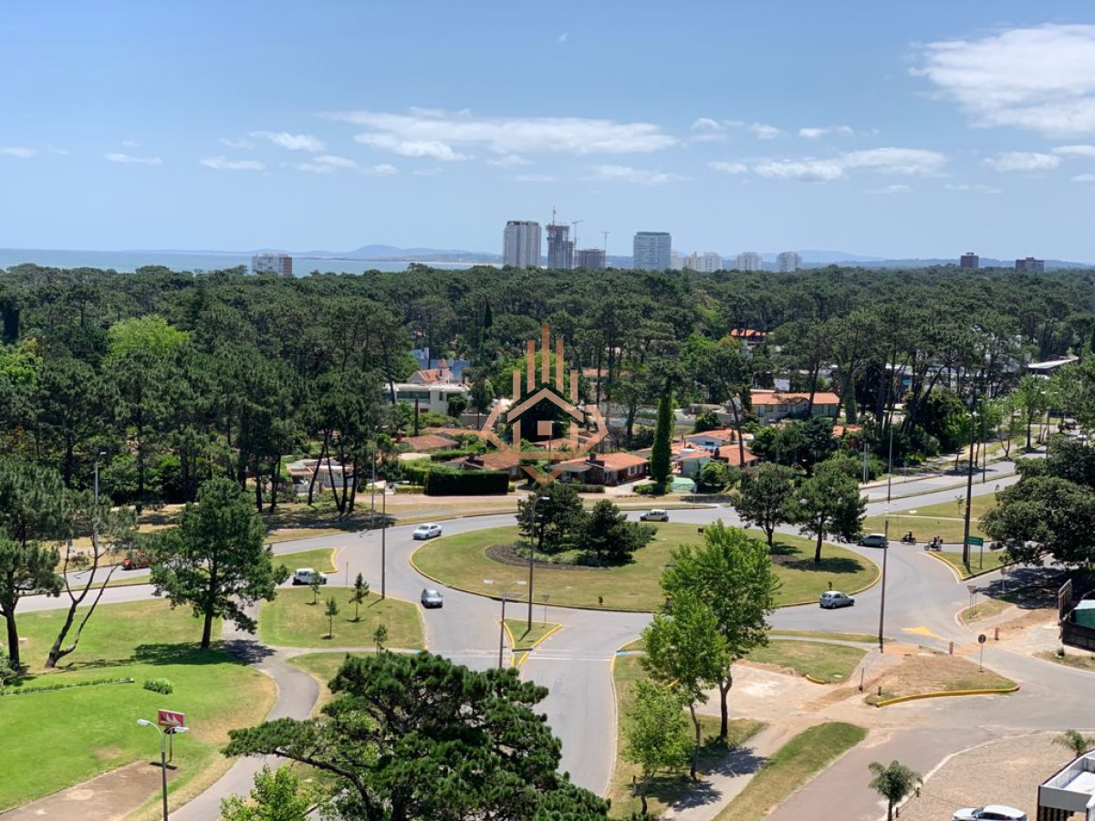 Alquiler en Punta del Este Edificio Yoo 1 Dormitorio y medio