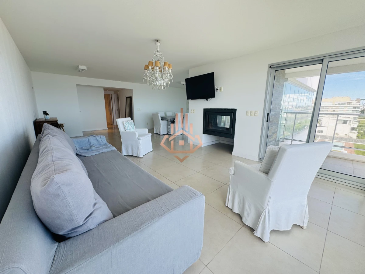 Venta Apartamento Penthouse 4 dormitorios, Frente al mar