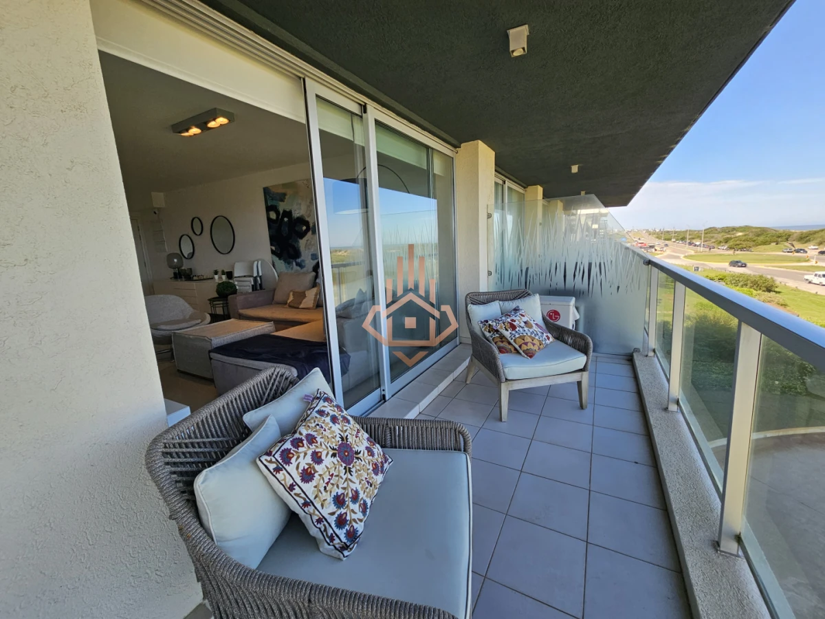 Alquiler de 3 Dormitorios en Suite en Primera Línea de la Brava