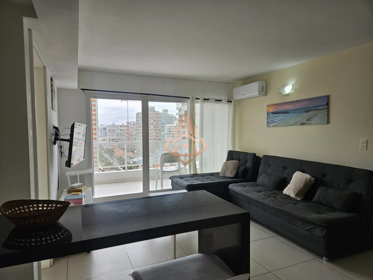 Se Vende Apartamento de Dos Dormitorios con Balcon y Vista en la Península