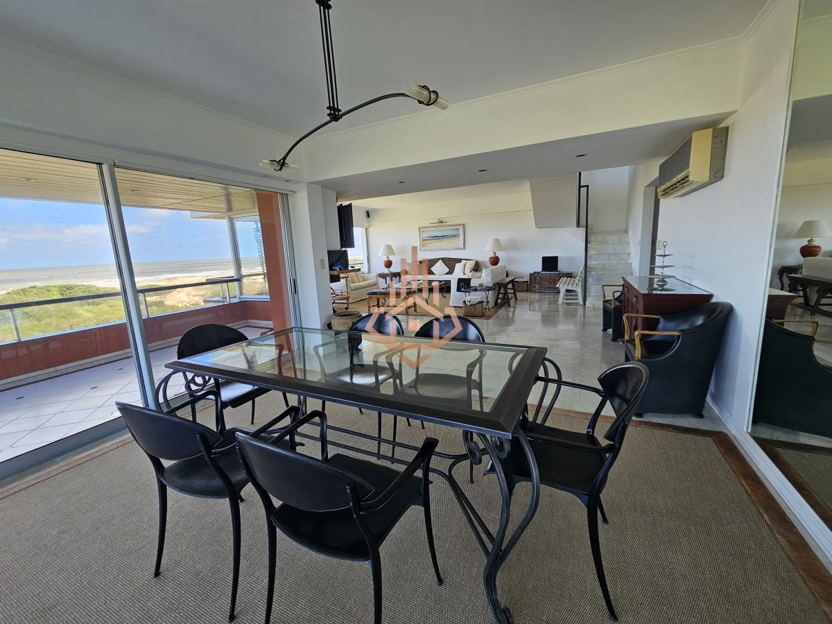 Penthouse en Alquiler Parada 32 de la Brava, 4 Dormitorios