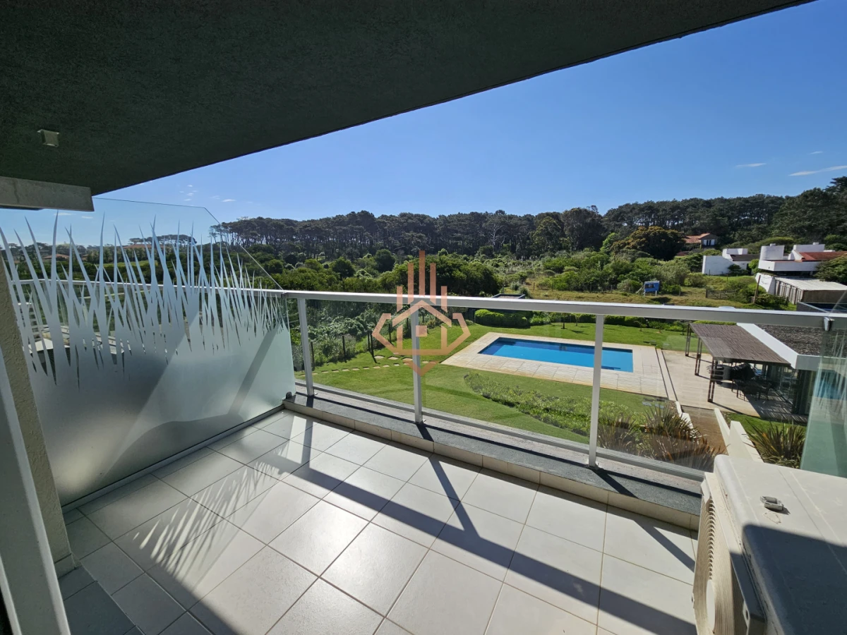 Alquiler de 3 Dormitorios en Suite en Primera Línea de la Brava