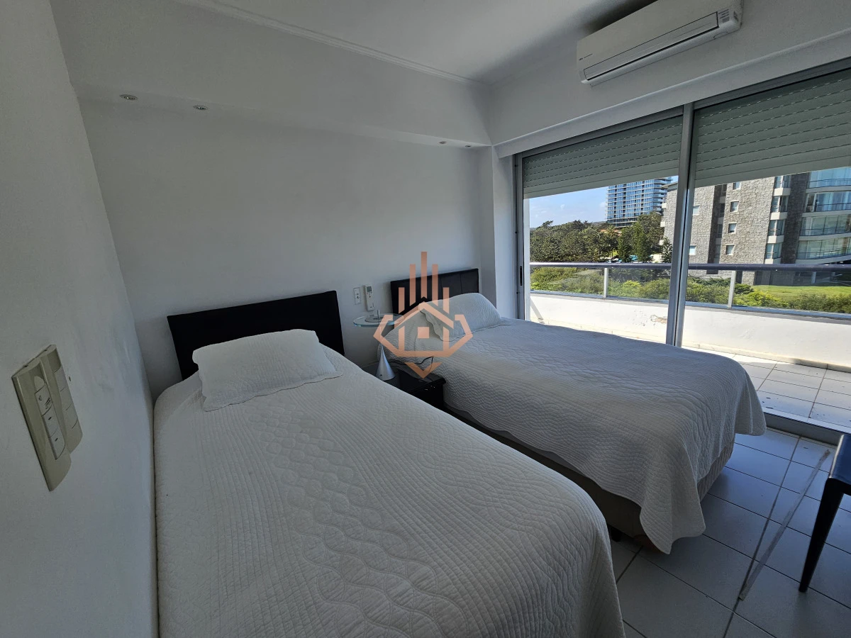 Penthouse en Alquiler Parada 32 de la Brava, 4 Dormitorios