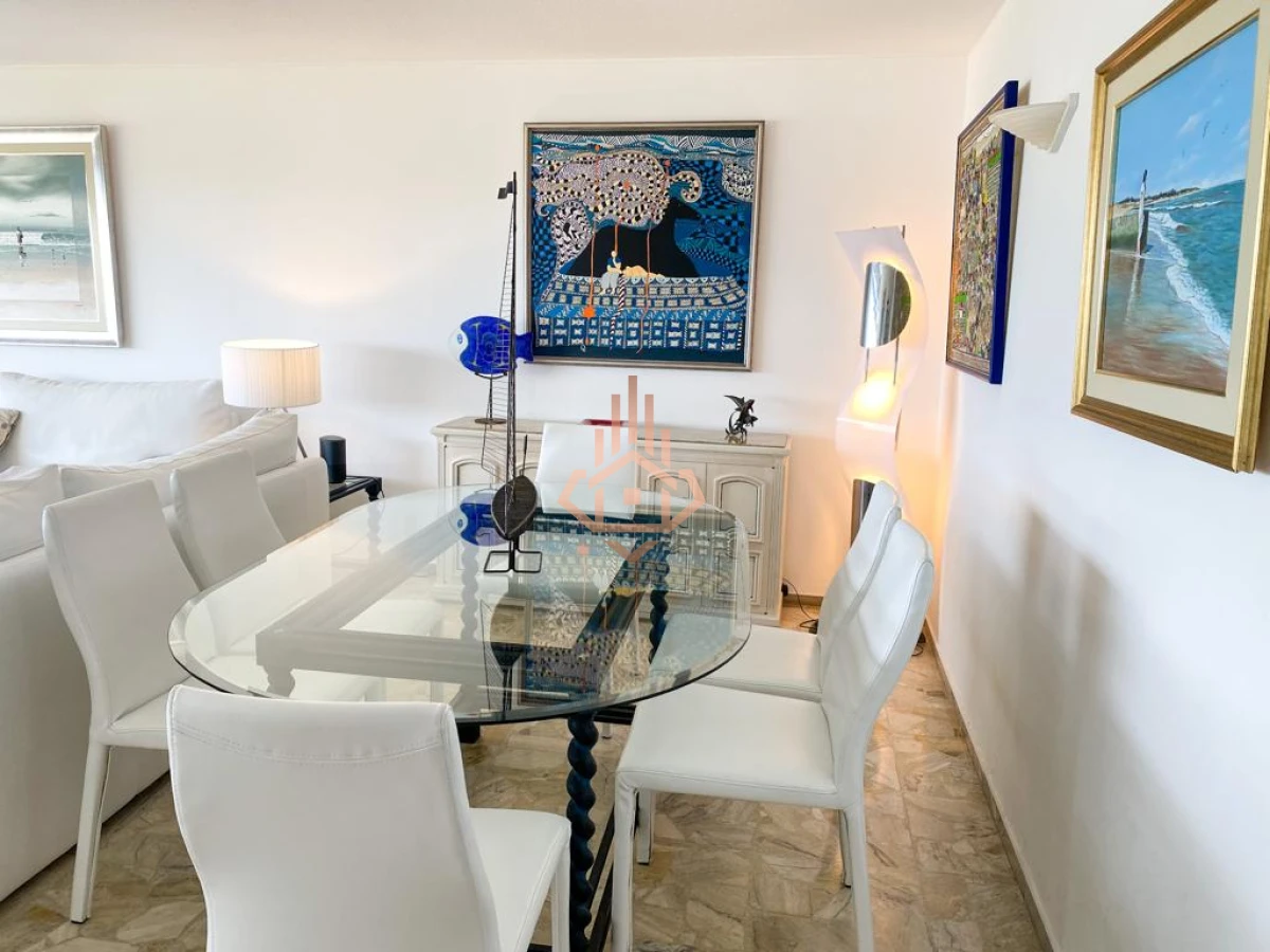 Apartamento 4 dormitorios Venta en Punta del Este.