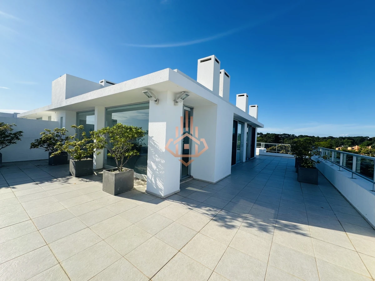 Venta Apartamento Penthouse 4 dormitorios, Frente al mar