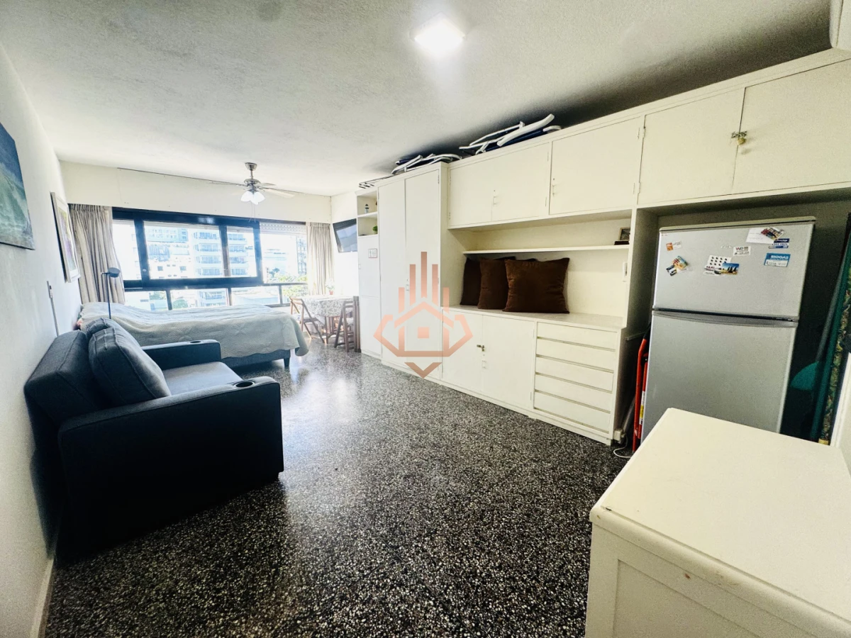 Alquiler anual Monoambiente.