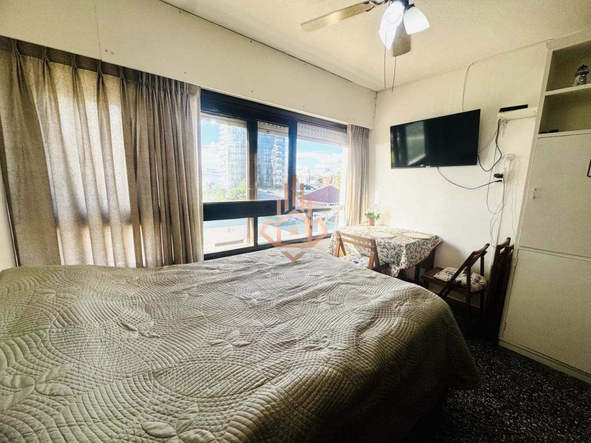 Alquiler anual Monoambiente.