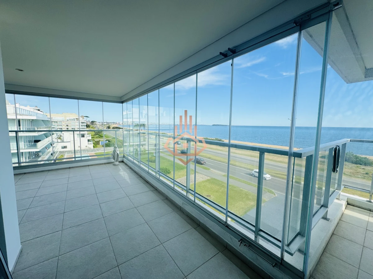 Venta Apartamento Penthouse 4 dormitorios, Frente al mar