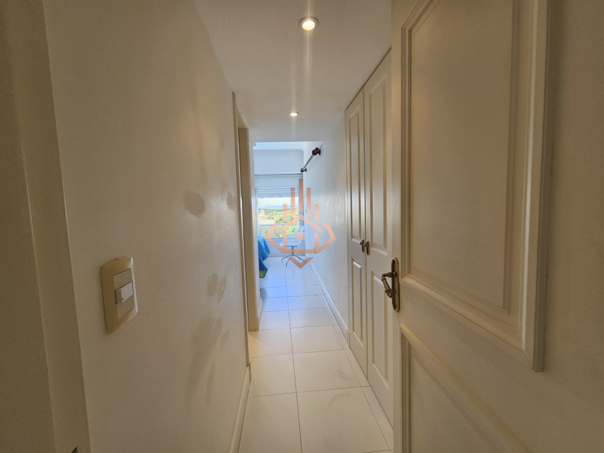 Se Vende Apartamento de 4 Dormitorios en Suite y Terraza Privada con Barbacoa Cerrada Balcon con Espectaculares Vistas