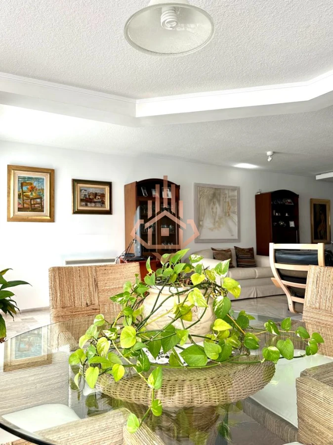 Venta Apartamento 3 dormitorios más dependencia sobre Roosevelt