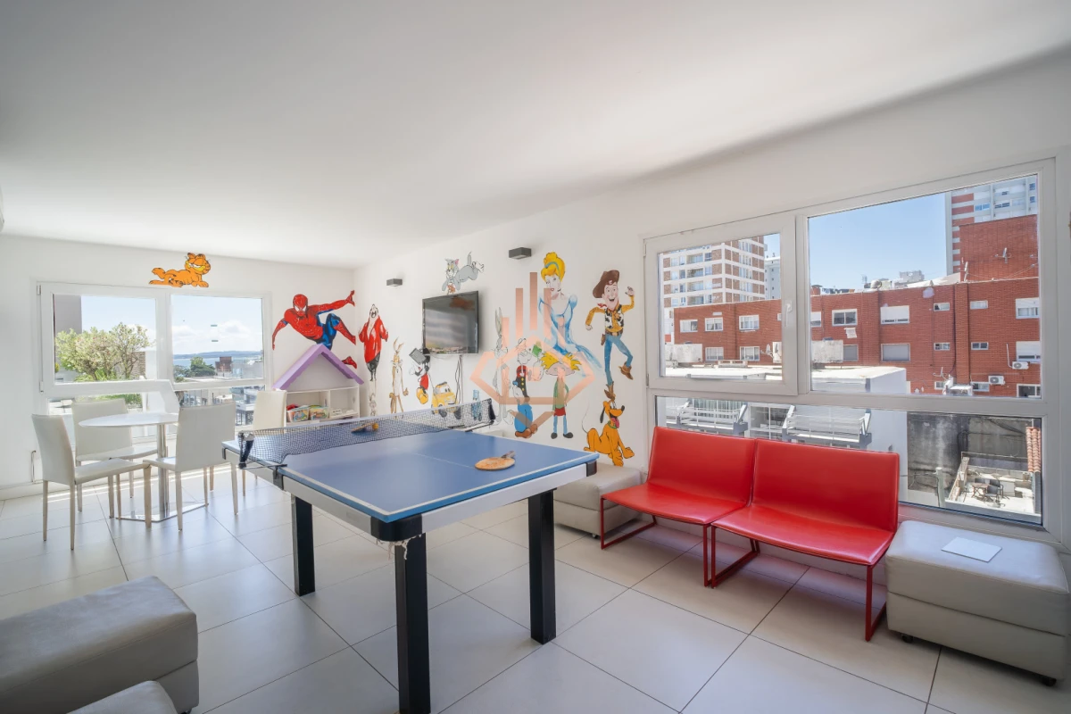 Se Vende Apartamento de Dos Dormitorios con Balcon y Vista en la Península